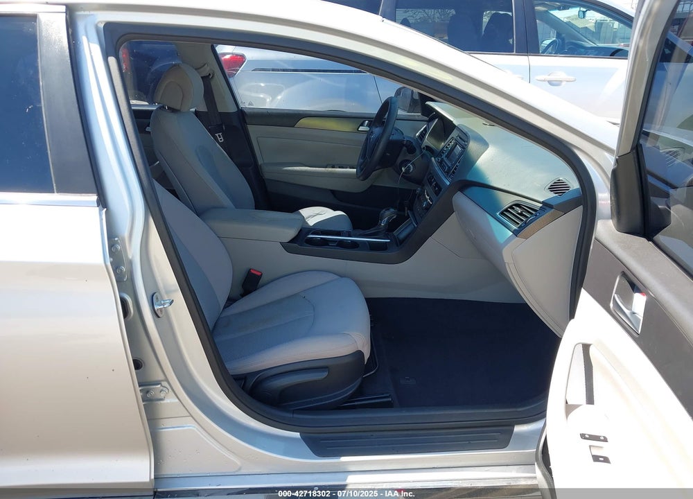 2015 HYUNDAI SONATA VIN: 5NPE34AF7FH228211
