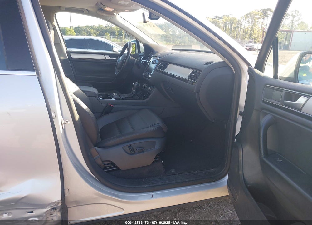 2013 VOLKSWAGEN TOUAREG VIN: WVGEF9BP3DD009496