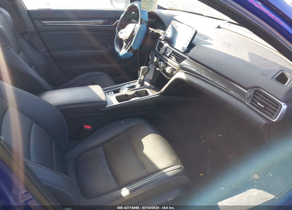2018 HONDA ACCORD VIN: 1HGCV1F38JA220327