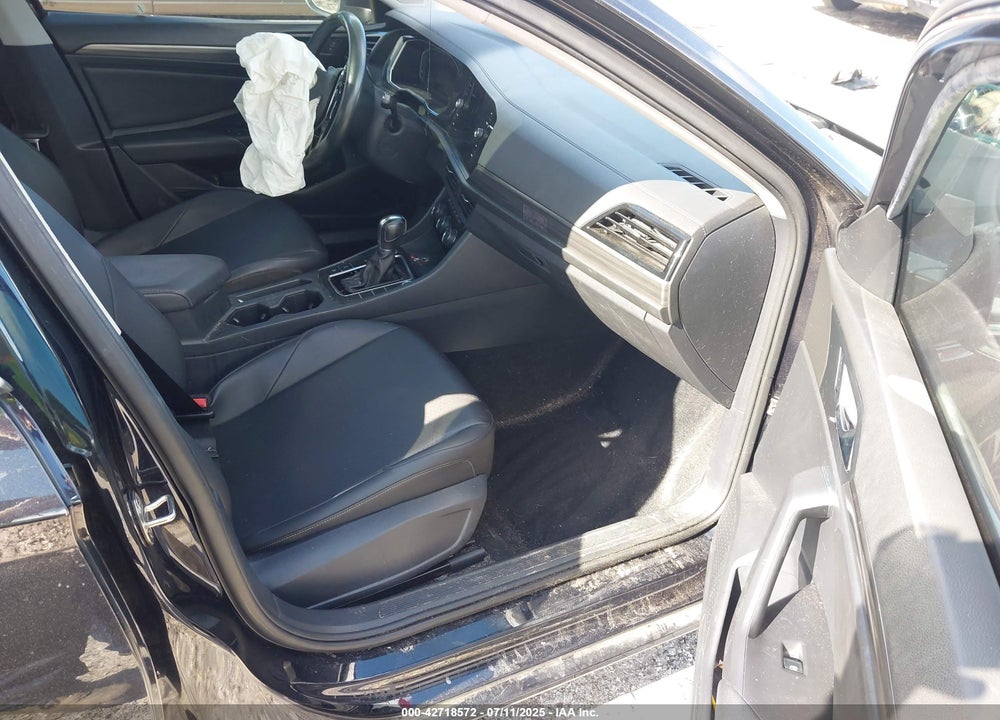 2019 VOLKSWAGEN JETTA VIN: 3VWEB7BU7KM193642