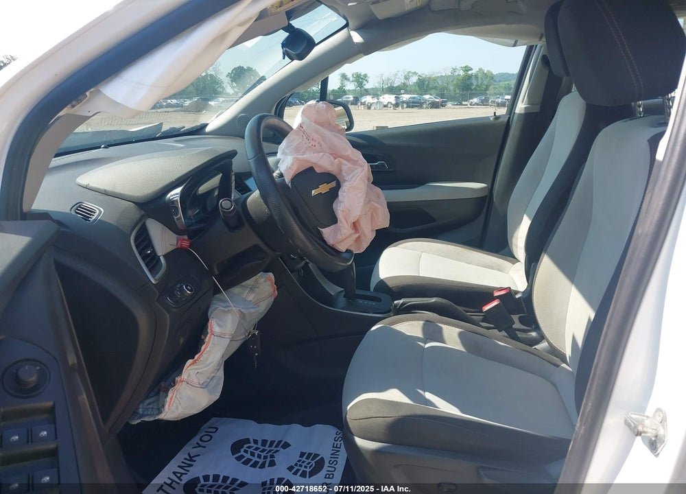 2017 CHEVROLET TRAX VIN: 3GNCJKSB2HL271720