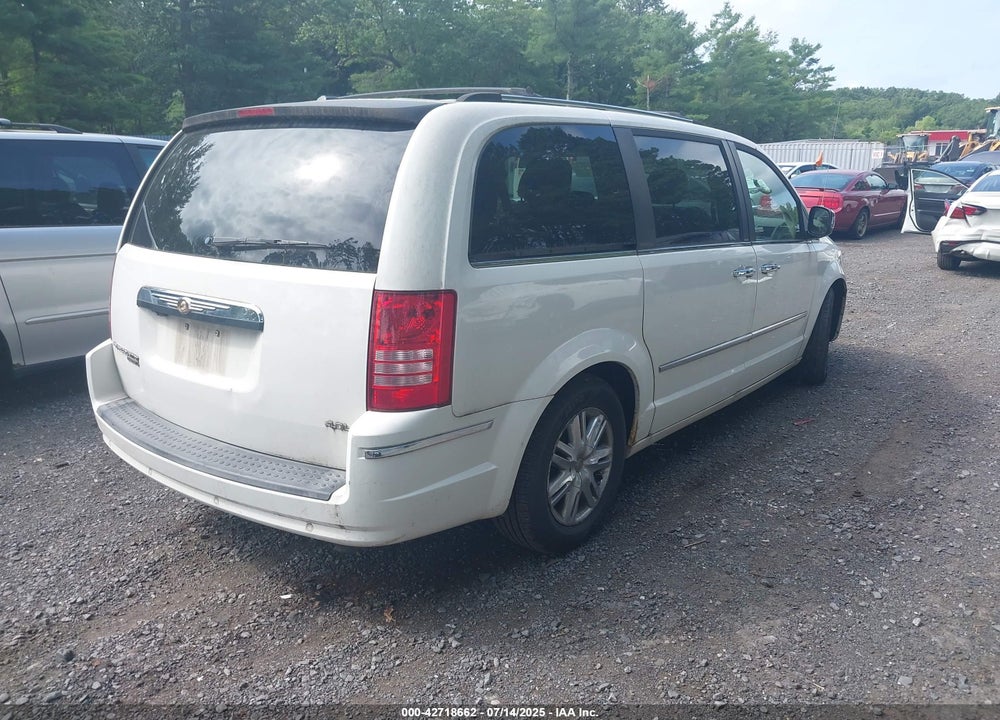 2008 CHRYSLER TOWN & COUNTRY LIMITED VIN: 2A8HR64X08R748986