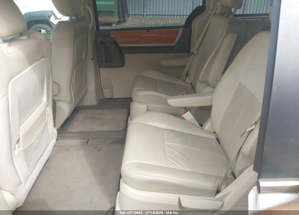 2008 CHRYSLER TOWN & COUNTRY LIMITED VIN: 2A8HR64X08R748986