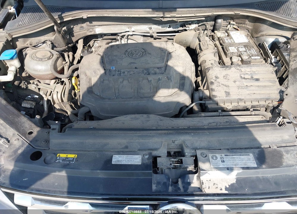 2018 VOLKSWAGEN TIGUAN VIN: 3VV3B7AX5JM085297