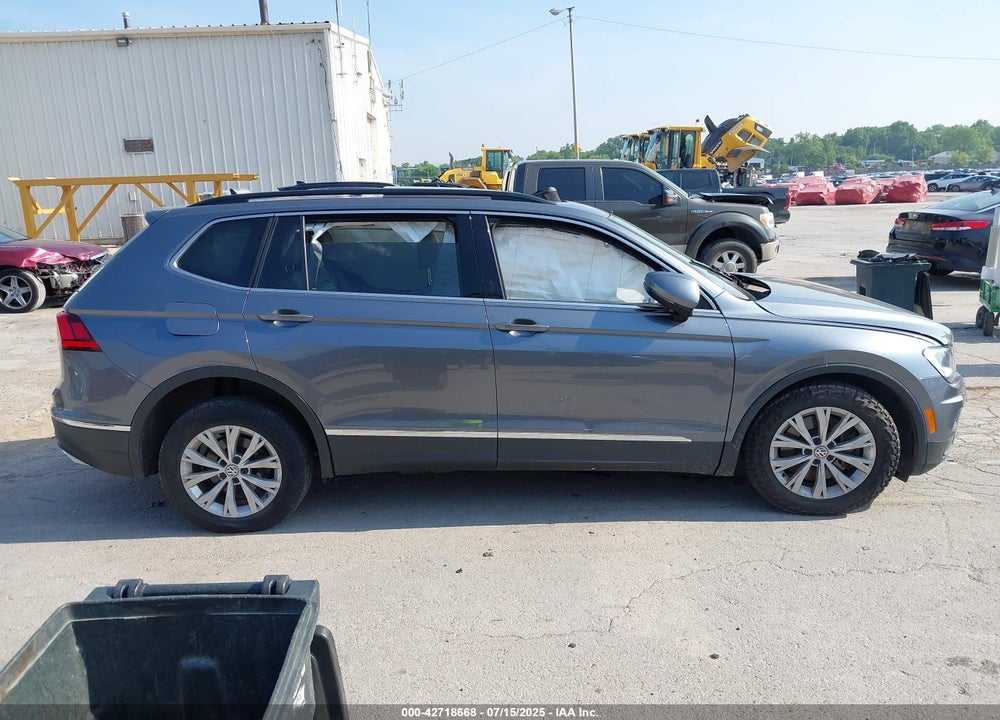2018 VOLKSWAGEN TIGUAN VIN: 3VV3B7AX5JM085297