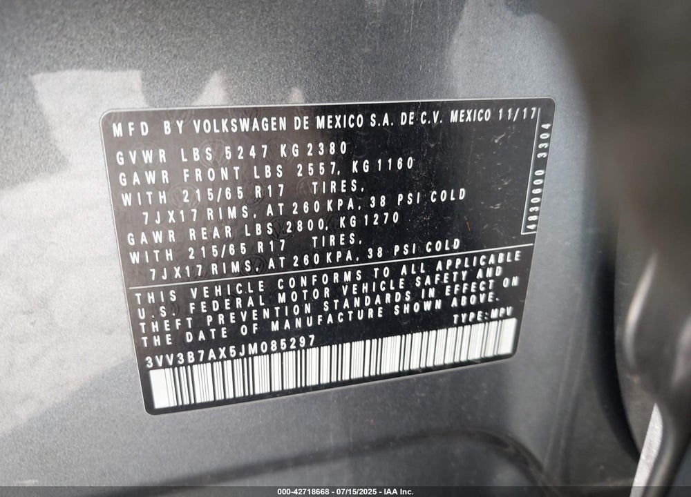 2018 VOLKSWAGEN TIGUAN VIN: 3VV3B7AX5JM085297