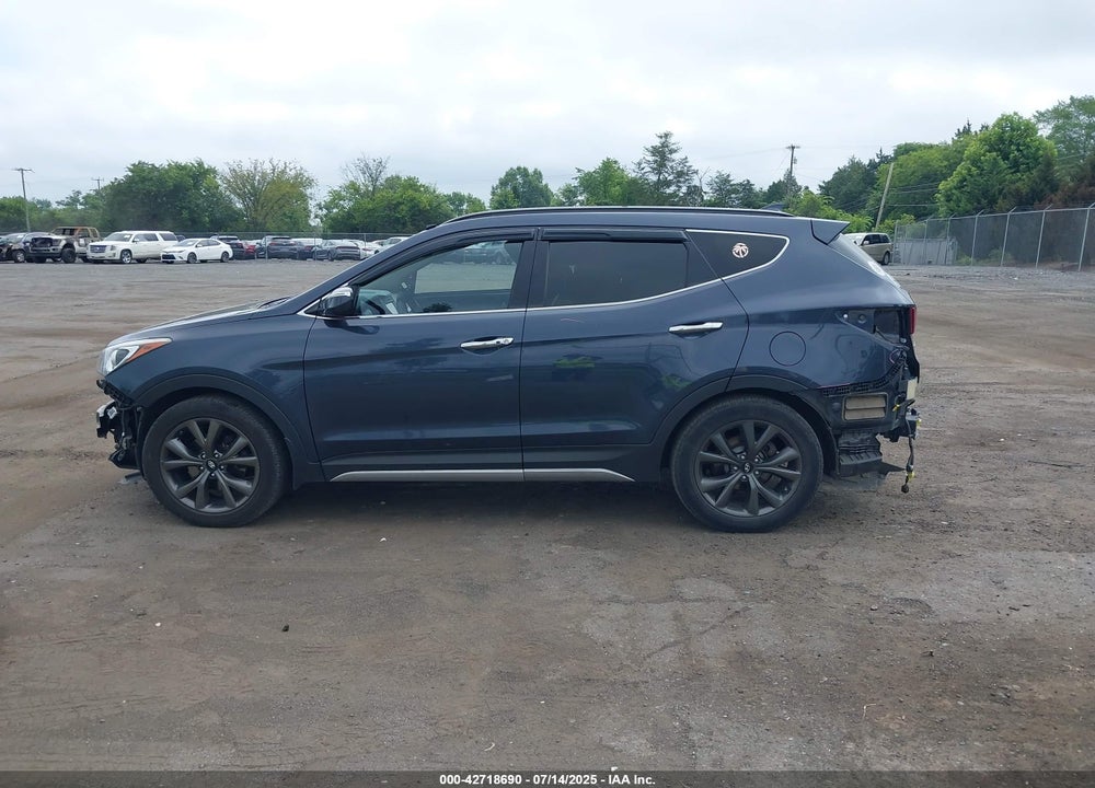 2017 HYUNDAI SANTA FE VIN: 5XYZWDLAXHG486646