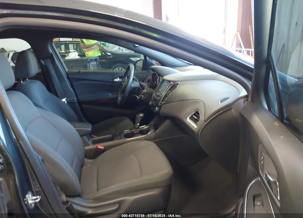 2019 CHEVROLET CRUZE LT VIN: 3G1BE6SM6KS608221