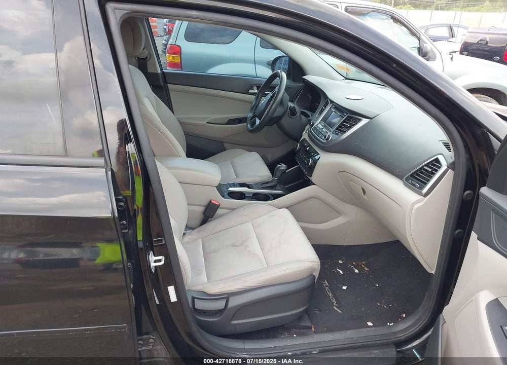 2016 HYUNDAI TUCSON VIN: KM8J33A28GU211538