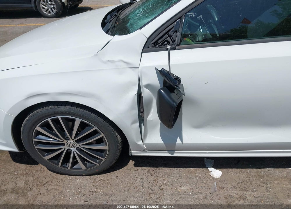 2015 VOLKSWAGEN JETTA VIN: 3VWD17AJ0FM400268