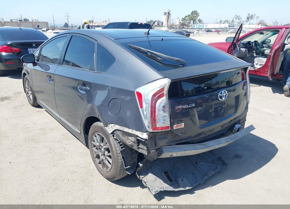 2015 TOYOTA PRIUS VIN: JTDKN3DU2F0424782