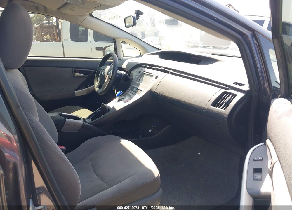 2015 TOYOTA PRIUS VIN: JTDKN3DU2F0424782