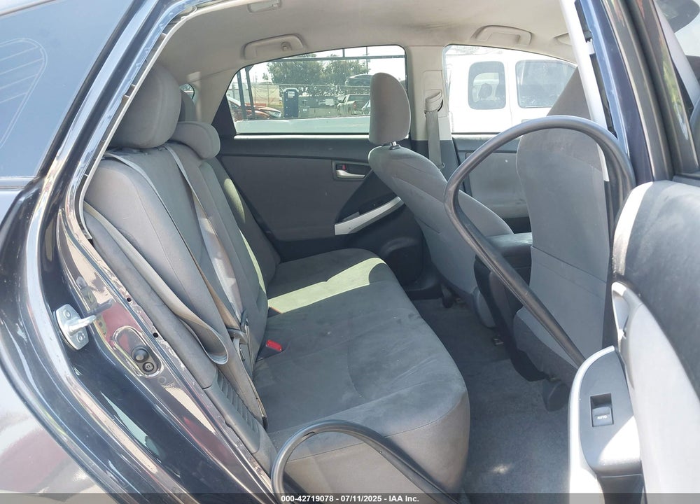 2015 TOYOTA PRIUS VIN: JTDKN3DU2F0424782