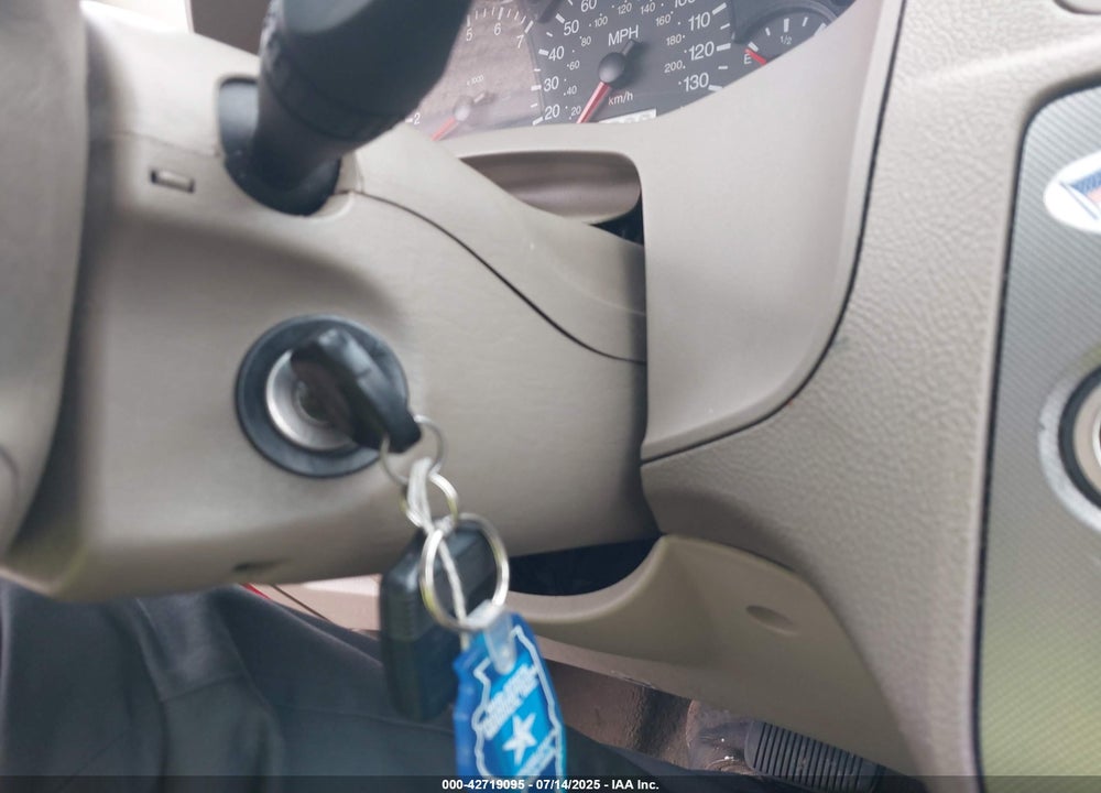 2005 FORD FOCUS ZX4 VIN: 1FAFP34N75W169536