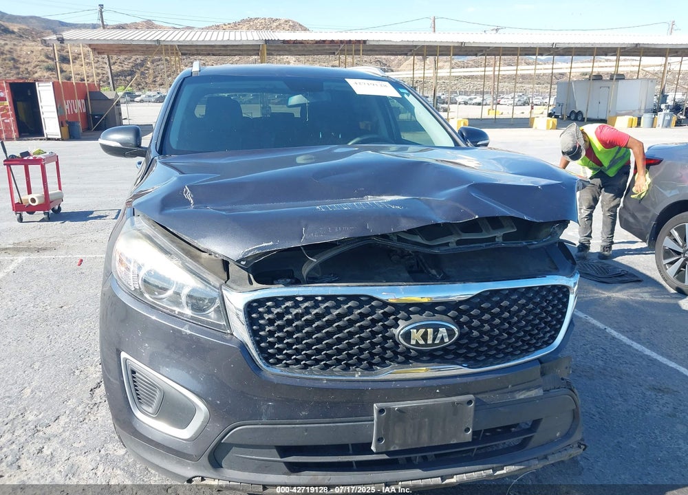 2017 KIA SORENTO VIN: 5XYPG4A51HG329968