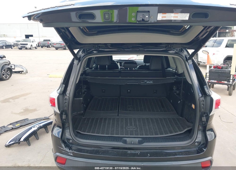 2015 TOYOTA HIGHLANDER XLE V6 VIN: 5TDJKRFH7FS086249