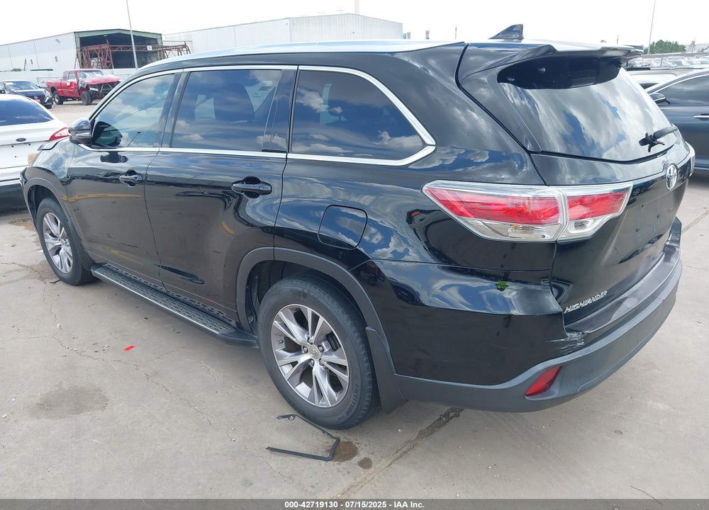 2015 TOYOTA HIGHLANDER XLE V6 VIN: 5TDJKRFH7FS086249