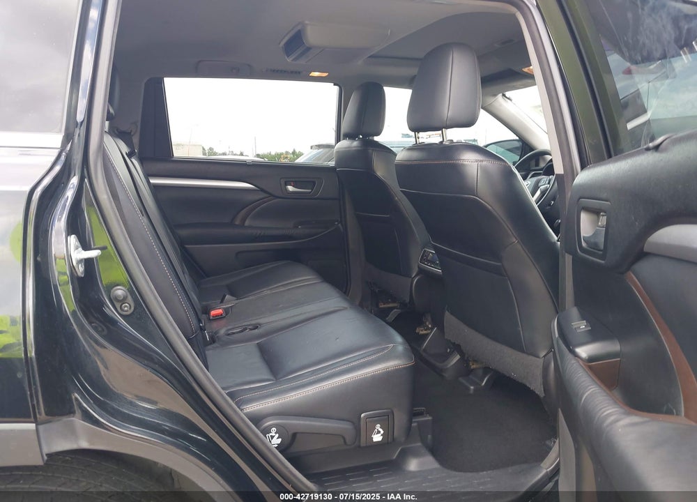 2015 TOYOTA HIGHLANDER XLE V6 VIN: 5TDJKRFH7FS086249