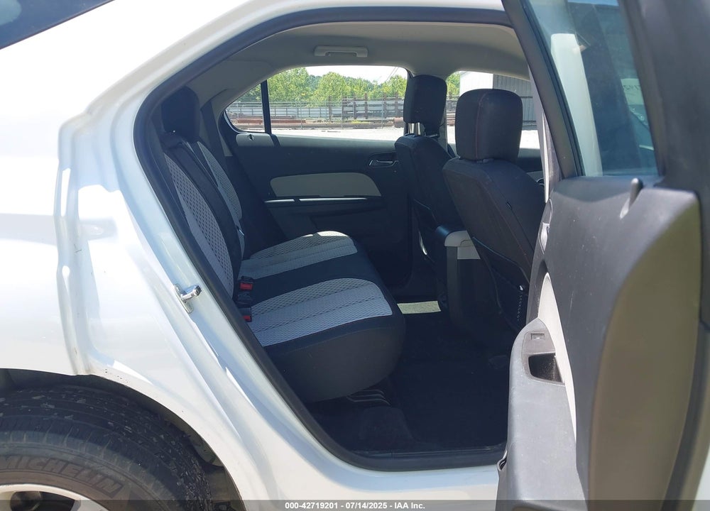 2015 CHEVROLET EQUINOX LS VIN: 1GNALAEK8FZ129563