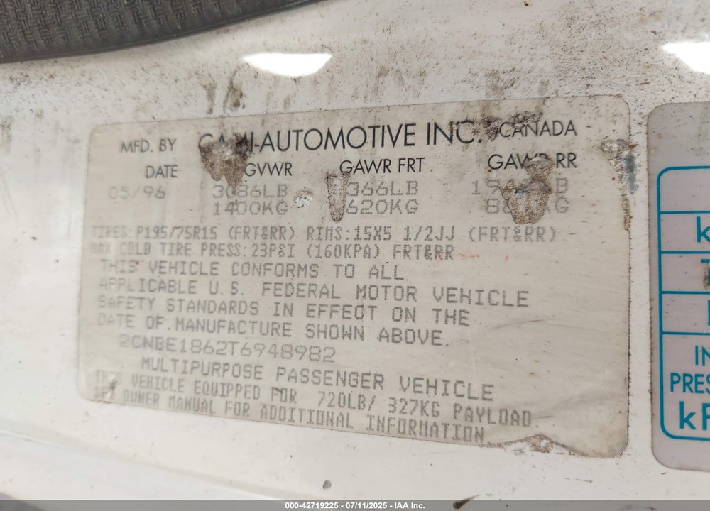 1996 GEO TRACKER VIN: 2CNBE1862T6948982