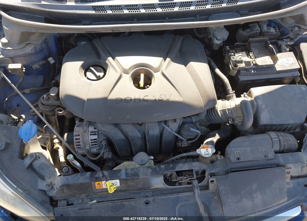 2015 HYUNDAI ELANTRA VIN: 5NPDH4AE8FH635863