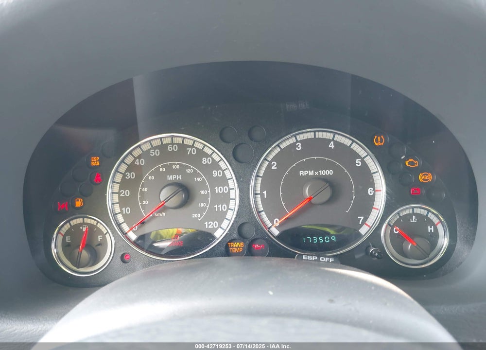 2007 JEEP LIBERTY VIN: 1J4GL58K47W572683