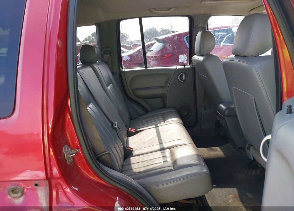 2007 JEEP LIBERTY VIN: 1J4GL58K47W572683