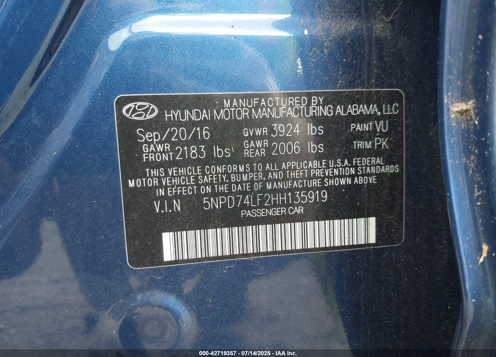 2017 HYUNDAI ELANTRA VIN: 5NPD74LF2HH135919