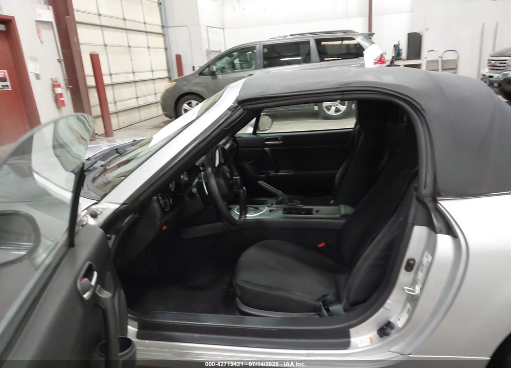 2007 MAZDA MX-5 VIN: JM1NC25F570131344