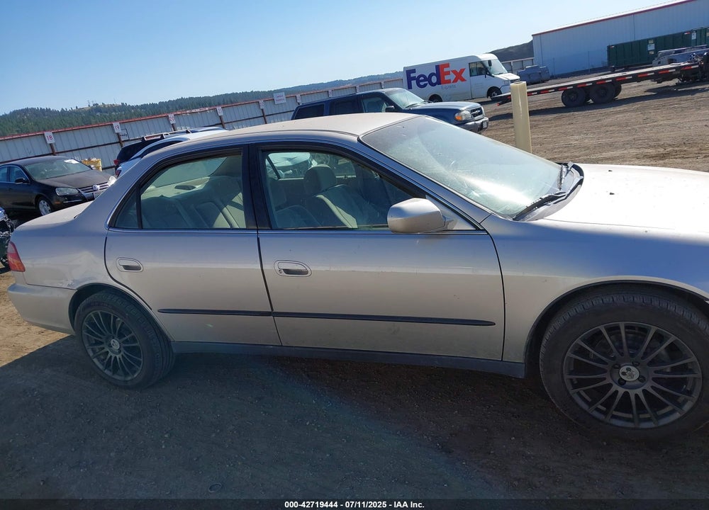 1999 HONDA ACCORD VIN: JHMCG5648XC004479