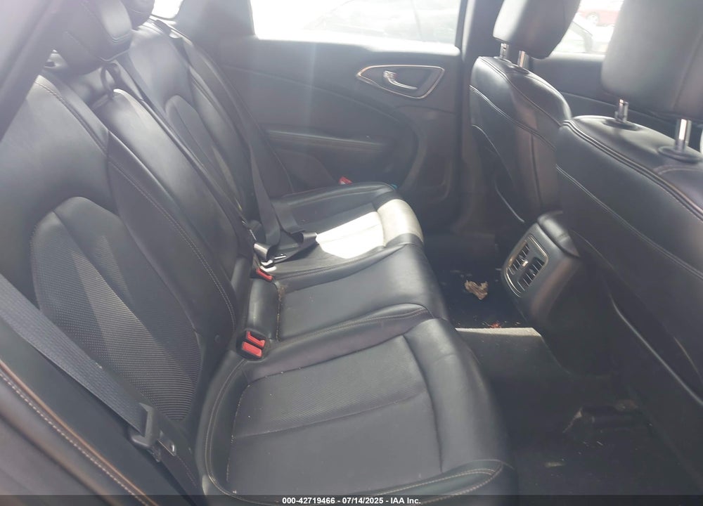 2015 CHRYSLER 200 C VIN: 1C3CCCEG5FN512770