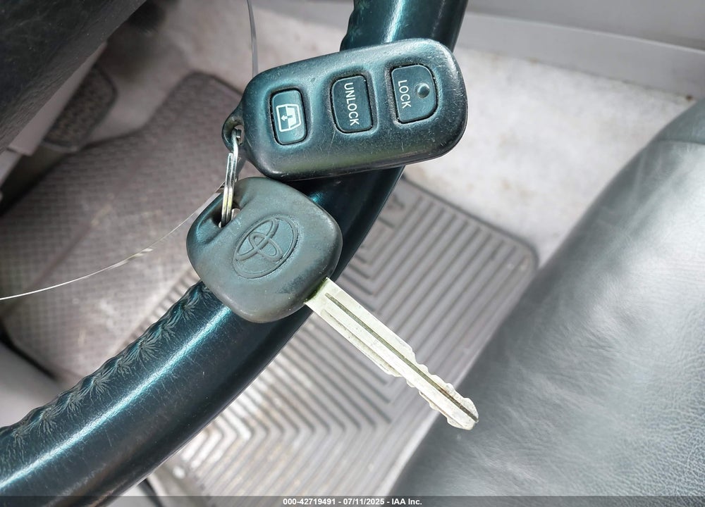 2004 TOYOTA 4RUNNER SR5 SPORT V8 VIN: JTEBT14R540034404
