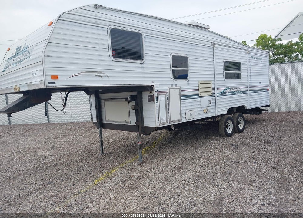 2000 FLEETWOOD WILDERNESS VIN: 1ED5X2528Y5336622
