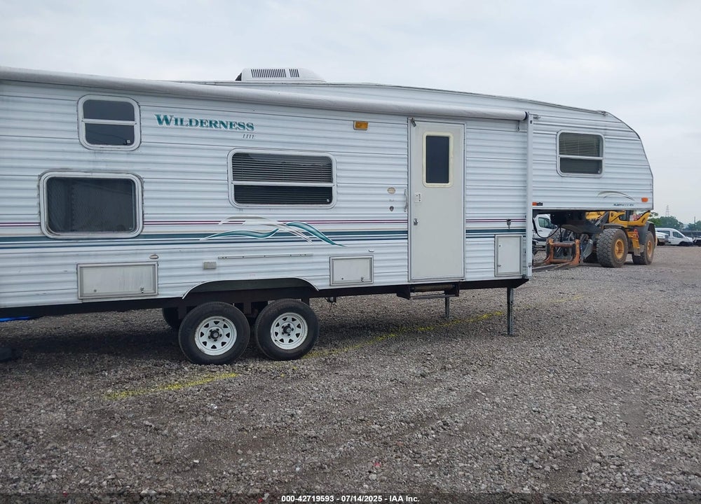 2000 FLEETWOOD WILDERNESS VIN: 1ED5X2528Y5336622