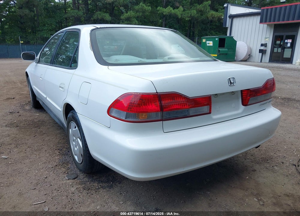 2002 HONDA ACCORD 3.0 LX VIN: 1HGCG164X2A028072