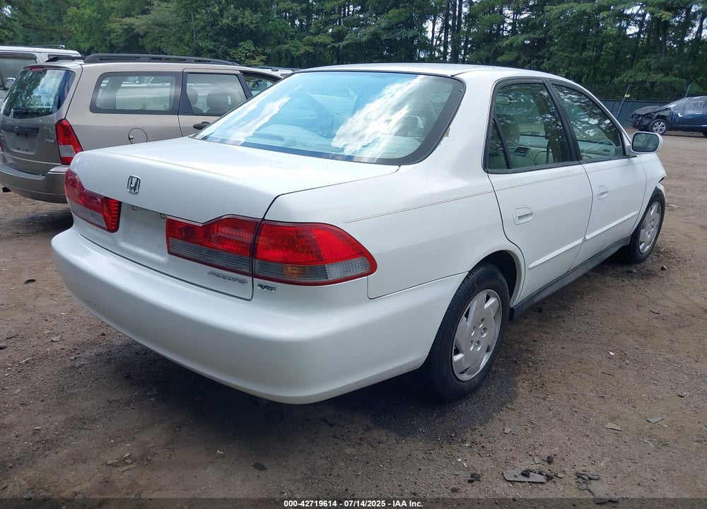 2002 HONDA ACCORD 3.0 LX VIN: 1HGCG164X2A028072