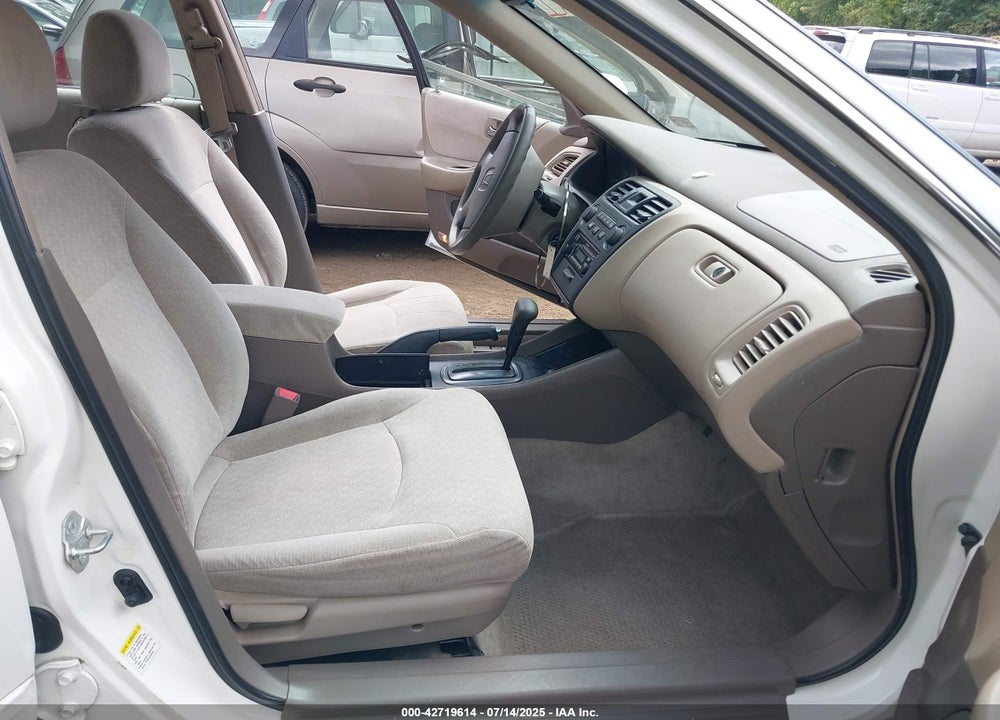 2002 HONDA ACCORD 3.0 LX VIN: 1HGCG164X2A028072