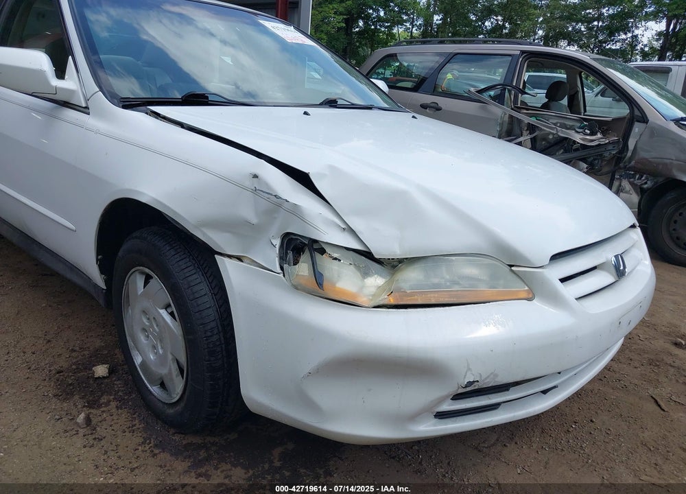2002 HONDA ACCORD 3.0 LX VIN: 1HGCG164X2A028072
