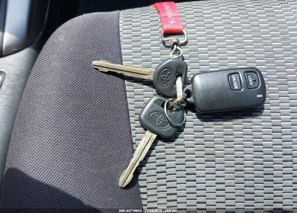 2004 TOYOTA RAV4 VIN: JTEGD20V540019767