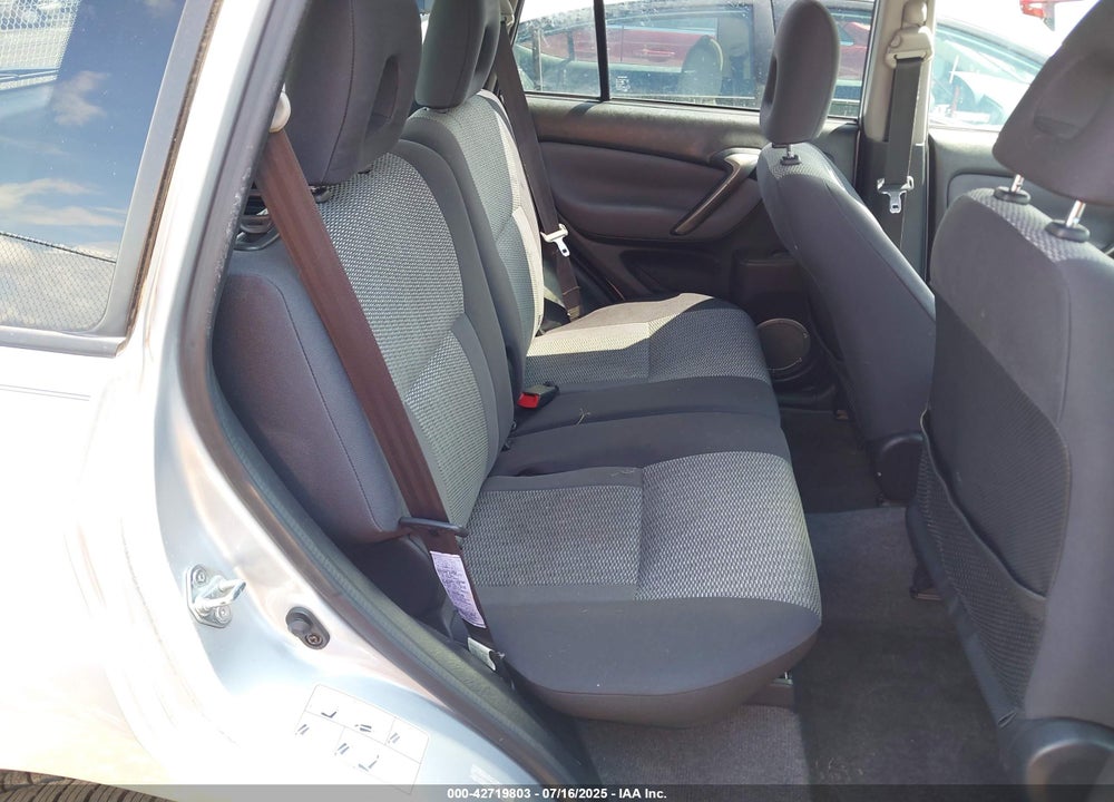 2004 TOYOTA RAV4 VIN: JTEGD20V540019767