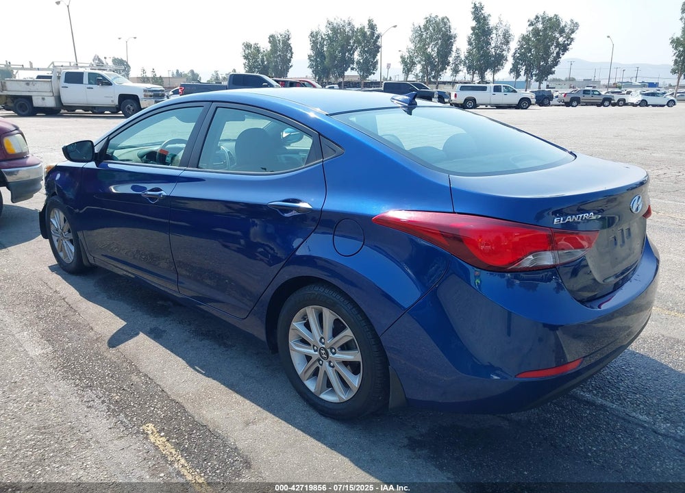 2016 HYUNDAI ELANTRA VIN: 5NPDH4AE6GH714675