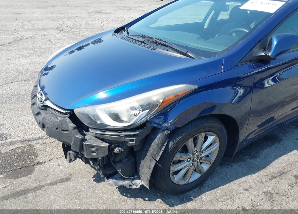 2016 HYUNDAI ELANTRA VIN: 5NPDH4AE6GH714675