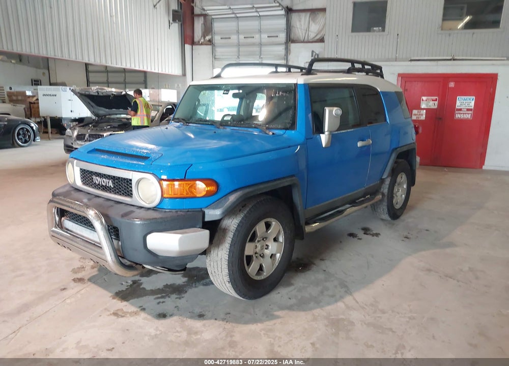 2007 TOYOTA FJ CRUISER VIN: JTEZU11F970005529