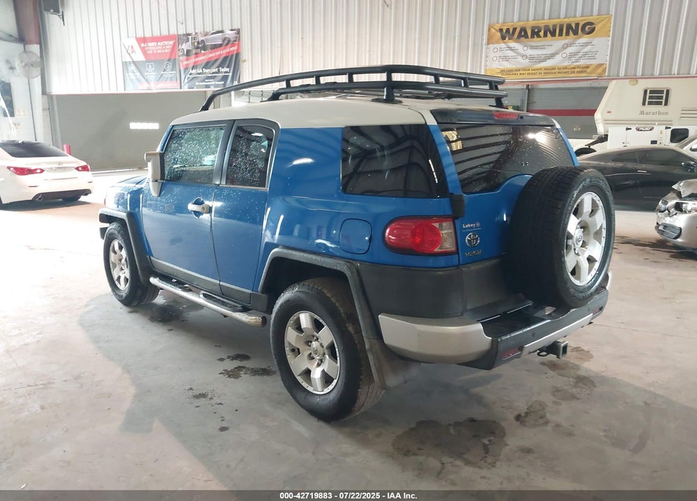 2007 TOYOTA FJ CRUISER VIN: JTEZU11F970005529