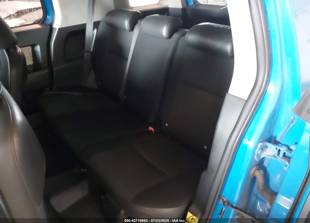 2007 TOYOTA FJ CRUISER VIN: JTEZU11F970005529