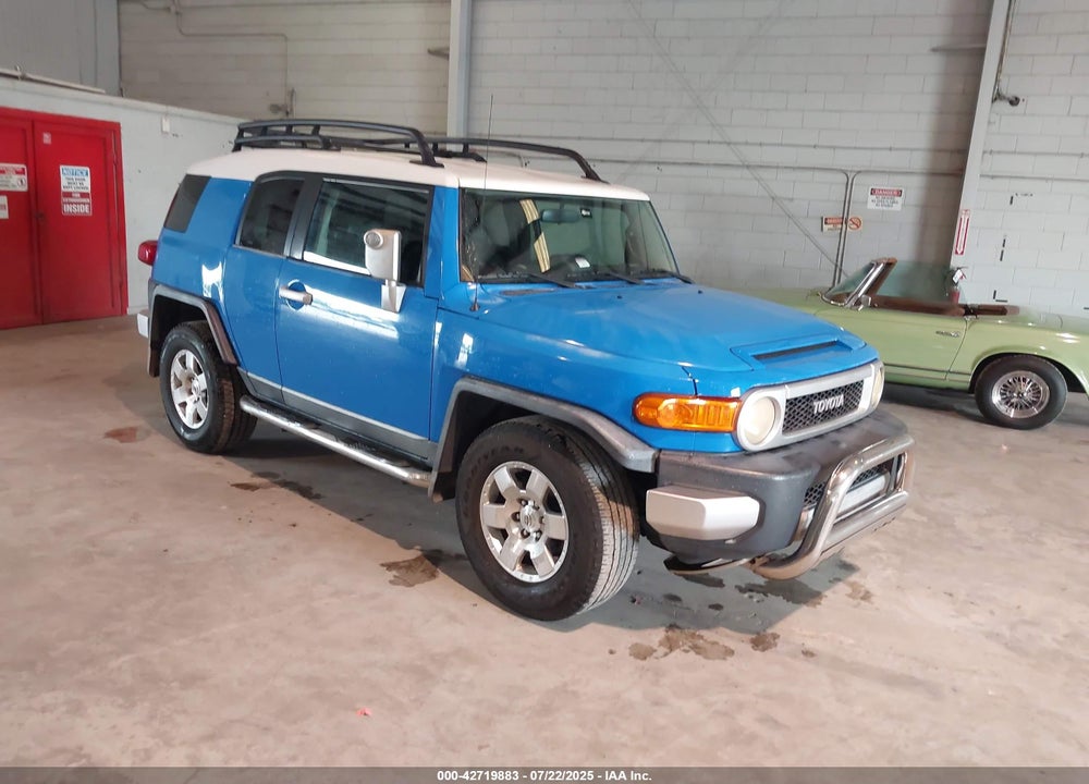 2007 TOYOTA FJ CRUISER VIN: JTEZU11F970005529
