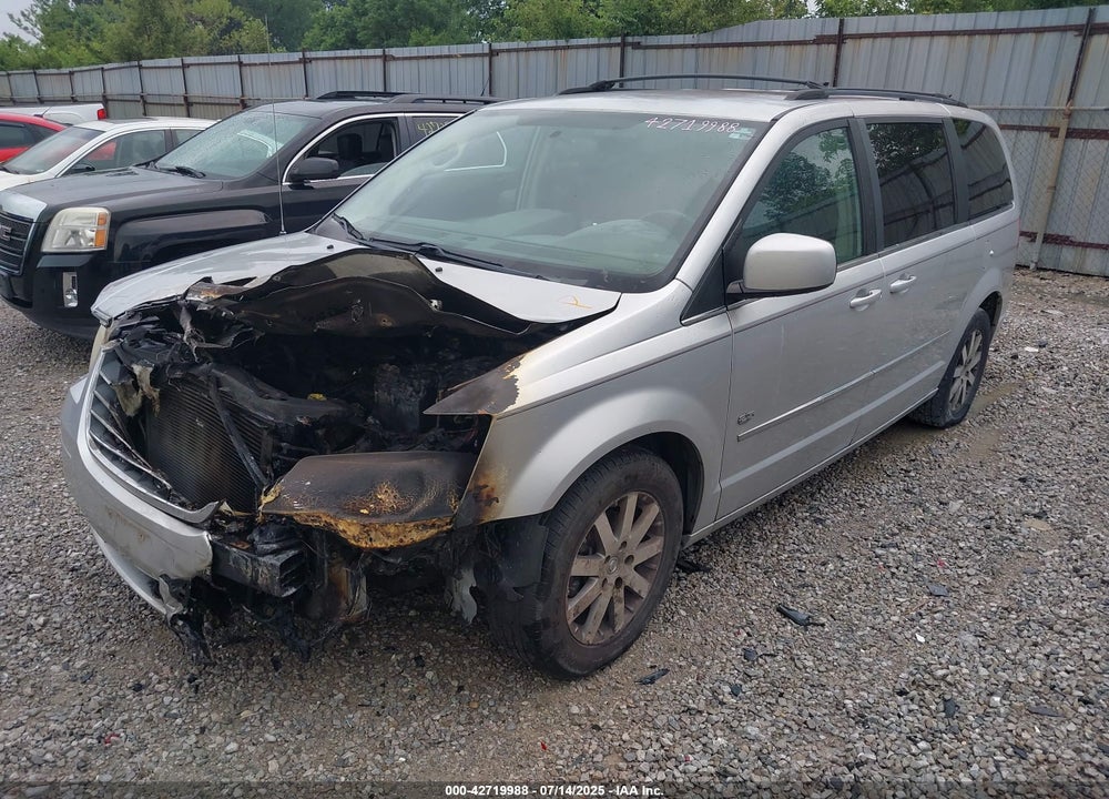 2009 CHRYSLER TOWN & COUNTRY VIN: 2A8HR541X9R661541