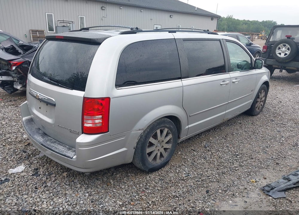 2009 CHRYSLER TOWN & COUNTRY VIN: 2A8HR541X9R661541