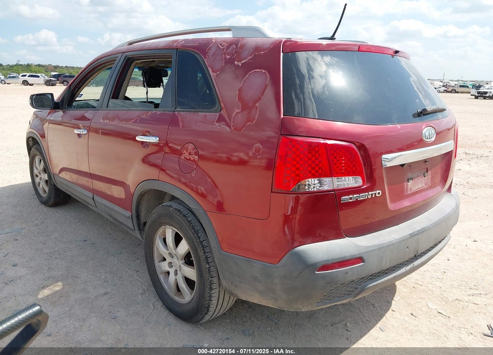 2011 KIA SORENTO LX VIN: 5XYKT3A13BG021110