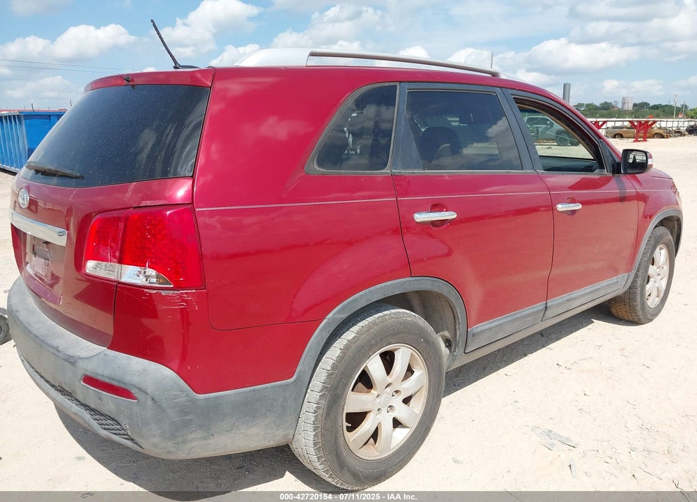 2011 KIA SORENTO LX VIN: 5XYKT3A13BG021110